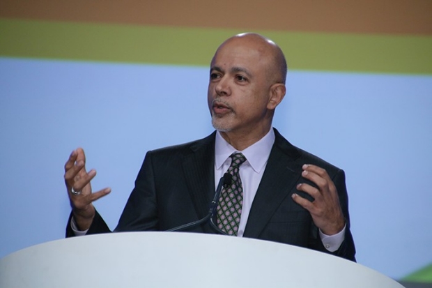 Abraham Verghese delivers the keynote Simon Dack Lecture